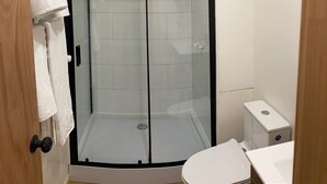 Chambre Double Supérieure, vue parc | Salle de bain