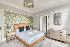6 bedrooms, individually decorated, individually furnished, free WiFi - High Peaks Villa (Buxton)