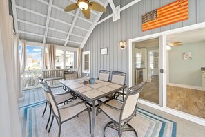 Dining - The Shell Hunter by Seaside Vacations & Sales (Chincoteague Island)