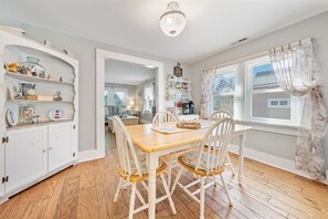 Dining - The Shell Hunter by Seaside Vacations & Sales (Chincoteague Island)