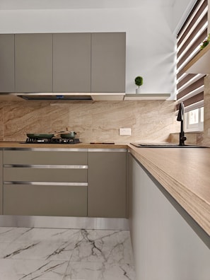 Fridge, microwave, oven, stovetop - Sky Haus 2 bedroom apartment (Fgura)