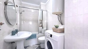 Hair dryer, towels, soap, toilet paper - Blue Beach California (Torre del Mar)