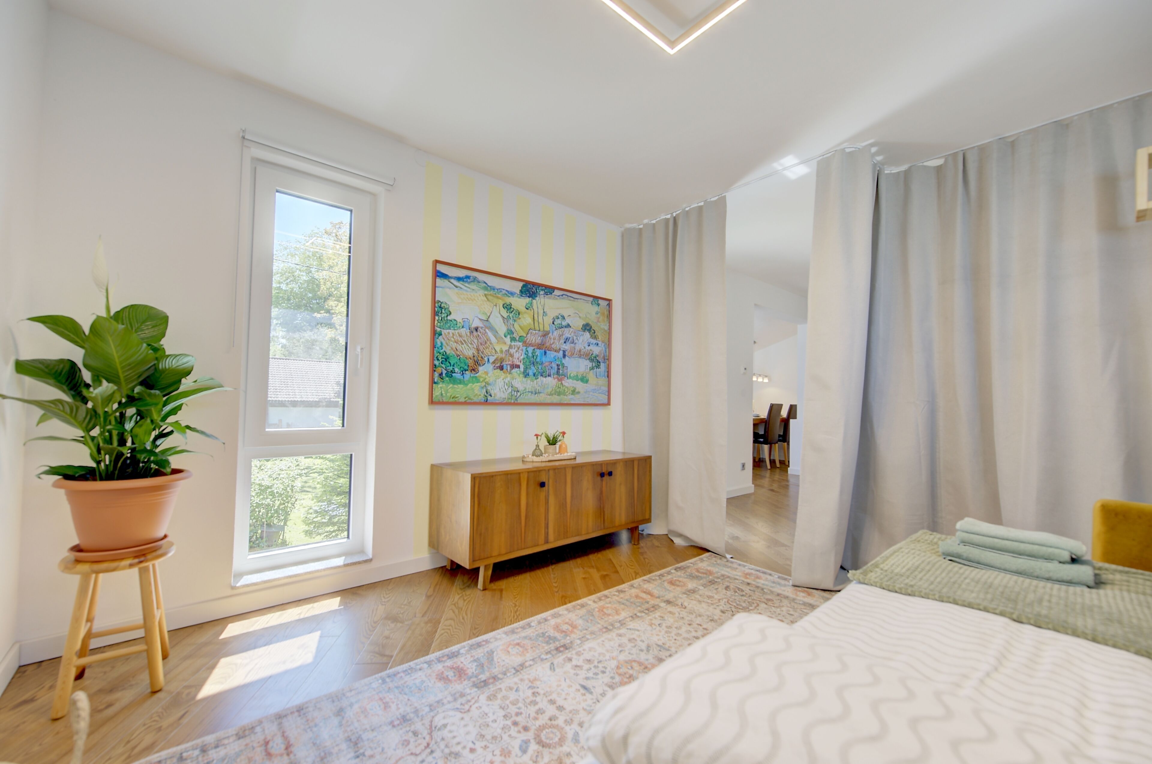 Bügeleisen/Bügelbrett, Internetzugang, Bettwäsche