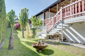 Property grounds - Bungalow - Cozy | Playground | Garden with Fireplace | (Vöcklabruck)