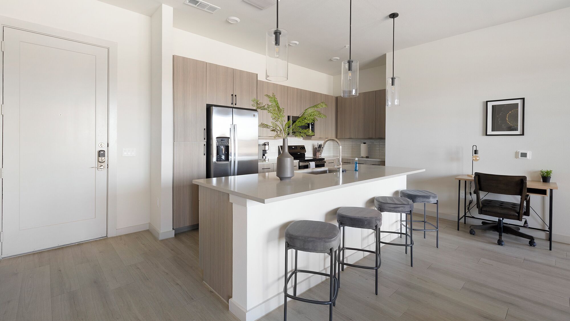 Căn hộ (2 Bedrooms) | Bếp riêng | Tủ lạnh, lò vi sóng, lò nướng, bếp nấu 