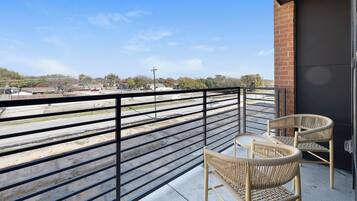 Apartemen (2 Bedrooms) | Teras/patio