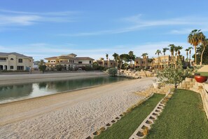 Exterior - 5BR M Private Villa Direct Beach Access (Dubai)