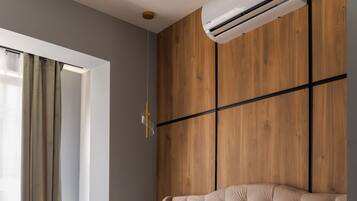 Standard dubbelrum | Värdeförvaringsskåp på rummet och mörkläggningsgardiner