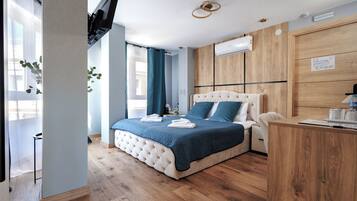 In-room safe, blackout curtains, iron/ironing board, free WiFi