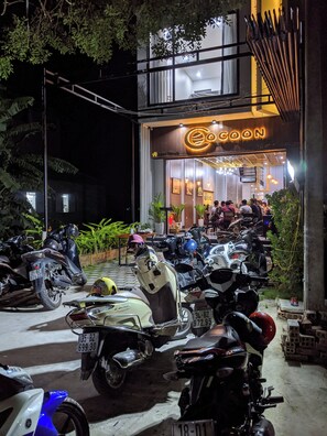 Vista frontal de la propiedad