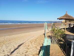 Beach nearby - Holiday Home 'Casa Ideal Para Familias' with Private Terrace, Wi-Fi and Air Conditioning (Conil de la Frontera)