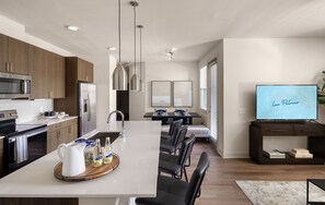 Fridge, coffee/tea maker - Landing Apartments Fort Myers - Miromar Lakes (Fort Myers)