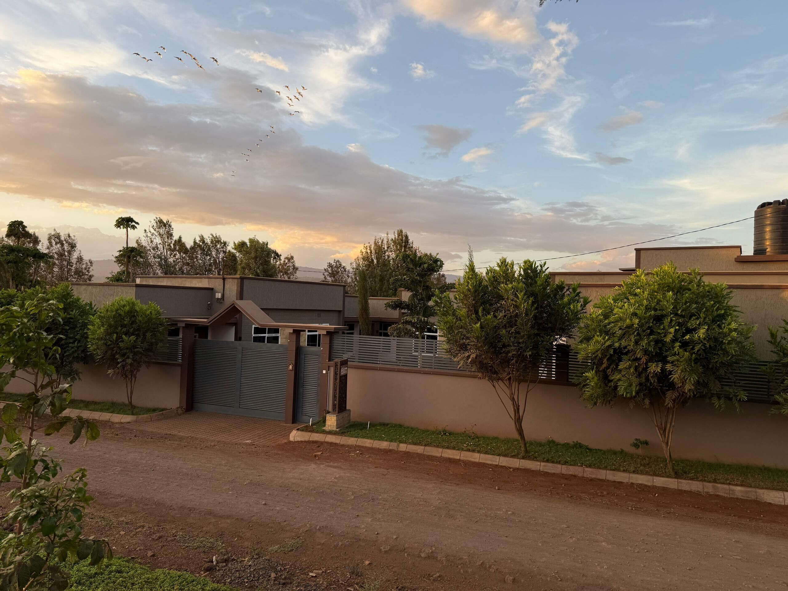 ด้านหน้าที่พัก