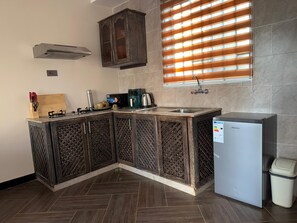 Lò vi sóng, lò nướng, bếp nấu, máy rửa bát 