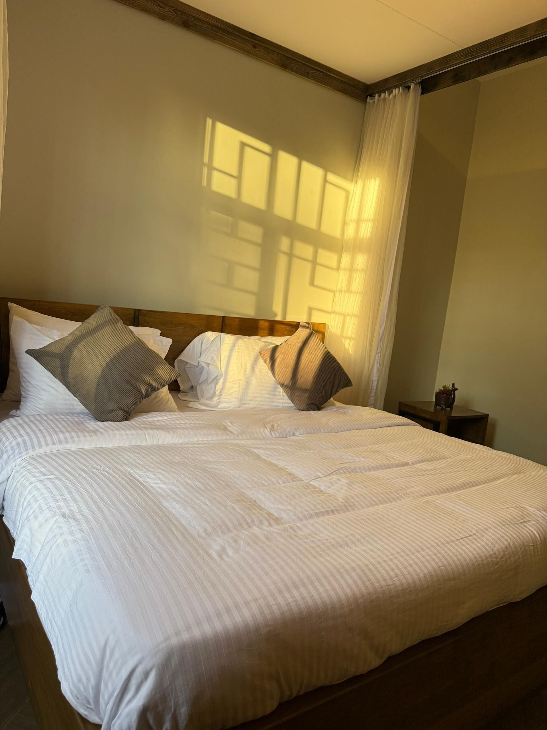 Basic Apartment | Desk, laptop workspace, iron/ironing board, free WiFi