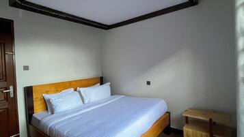 Escritorio y espacio para trabajar con laptop