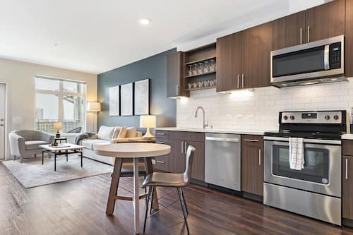 Apartment (2 Bedrooms) | Private kitchen | Fridge, coffee/tea maker