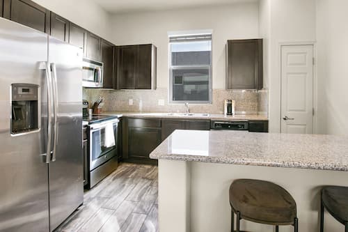 Apartment (1 Bedroom) | Private kitchen | Fridge, coffee/tea maker
