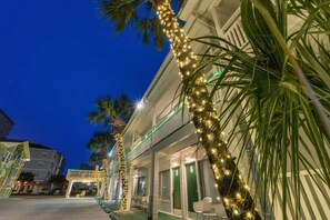 Exterior - Sunny Studio Near the Beach at Palm Court (#1) (North Myrtle Beach)
