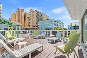 Terrace/patio - Sunny Studio Near the Beach at Palm Court (#5) (North Myrtle Beach)
