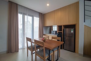Dining - Villa Darmadi · Spacious studio beautiful sunset (Jalan Kebo Iwa Unit G26, . 82171, Indonesia)