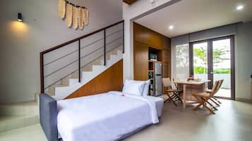 Desk, iron/ironing board, free WiFi, bed sheets