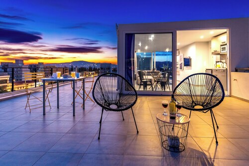 Acropolis Magical View Suite, Metro Kerameikos