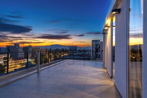 Terrace/patio - Acropolis Magical View Suite, Metro Kerameikos (Athens)