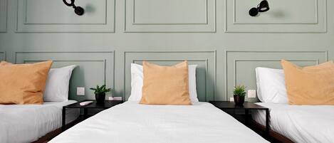 Skrivebord, strykejern/-brett, wi-fi og sengetøy