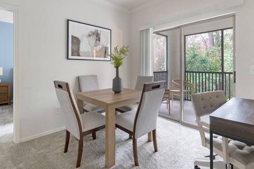Appartement (1 Bedroom) | Salle à manger