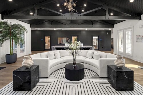 Landing Apartments Jacksonville - Southside