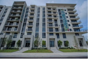 Exterior - Landing | Stunning 2BD, Yoga Studio, Clubhouse (North Miami)