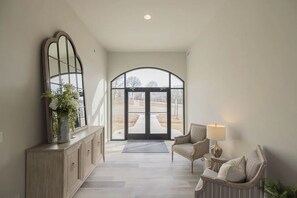 Interior - Landing Furnished Apartments Tulsa - Creek County (Tulsa)