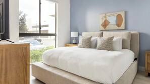 Desk, iron/ironing board, WiFi, bed sheets - Landing | Incredible 3BD, Gym, Clubhouse (North Miami)