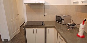 Fridge, oven, stovetop, cookware/dishes/utensils - Mariana / Mariana A3 (Veli Lošinj)