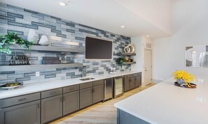 Interior - Landing | Stunning 1BD, Gym, Pool (Charlotte)