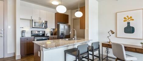 Studio, 1 queensize bed (0 Bedroom) | Privékeuken | Een koelkast, een koffiezetapparaat/waterkoker