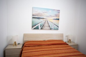 Desk, iron/ironing board, WiFi, bed sheets - Stromboli Sunset with shared pool (Villaggio del Golfo)