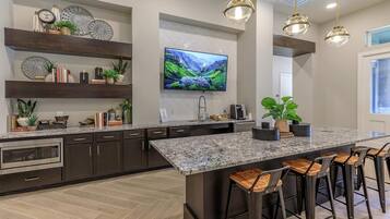 Refrigerador y comedor