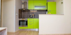 Fridge, stovetop, cookware/dishes/utensils - Livia / Livia 3 - apartman za 2 osobe · Livia (Veli Lošinj)