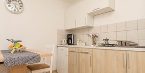Fridge, stovetop, coffee/tea maker - Livia / Livia 2 · Stan sa pogledom na more- Veli Lošinj (Veli Lošinj)