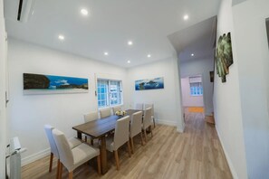 Dining - Holiday Home 'Douro Garden Home Rooftop' with Private Terrace, Wi-Fi and Air Conditioning (Vila Nova de Gaia)