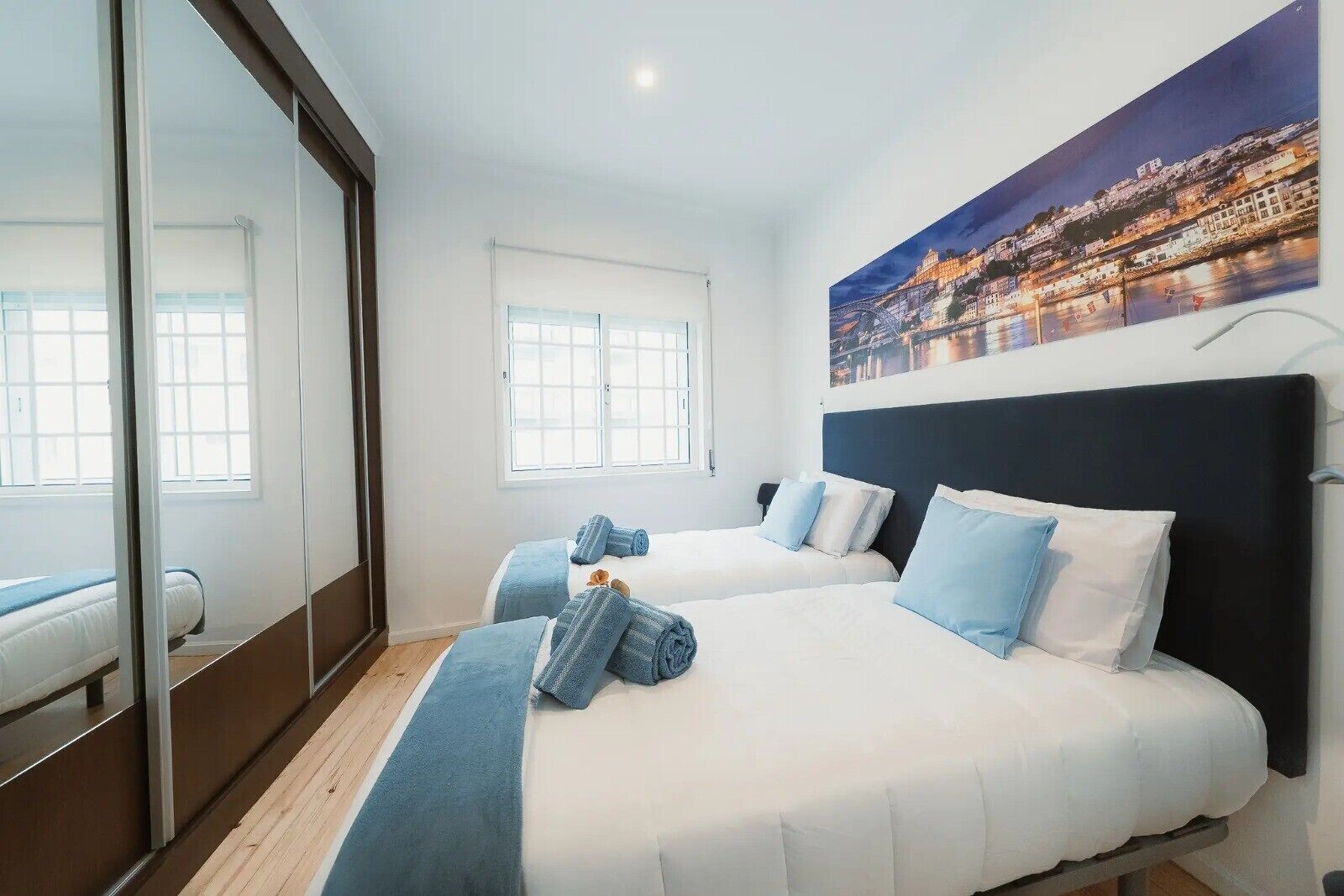 5 bedrooms, iron/ironing board, WiFi, bed sheets