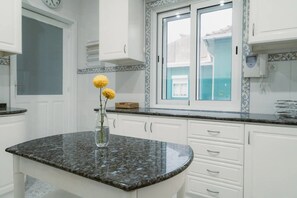 Interior - Holiday Home 'Douro Garden Home Rooftop' with Private Terrace, Wi-Fi and Air Conditioning (Vila Nova de Gaia)