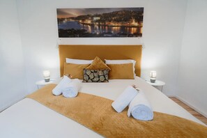 Fer et planche à repasser, Wi-Fi, literie fournie