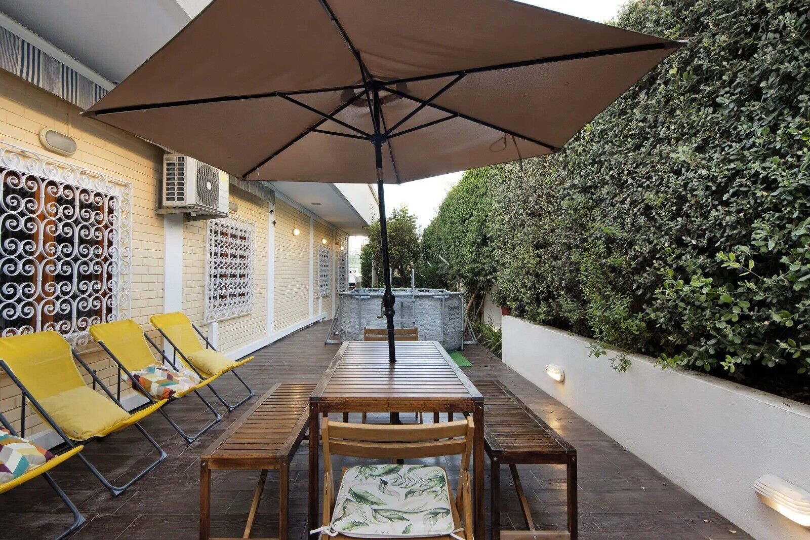 Outdoor dining