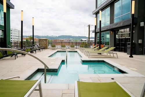 Landing Apartments near Five Points South