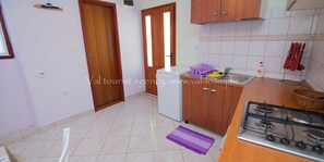 Oven, stovetop, cookware/dishes/utensils - Darko- Meri A2 in Veli Lošinj (Veli Lošinj)