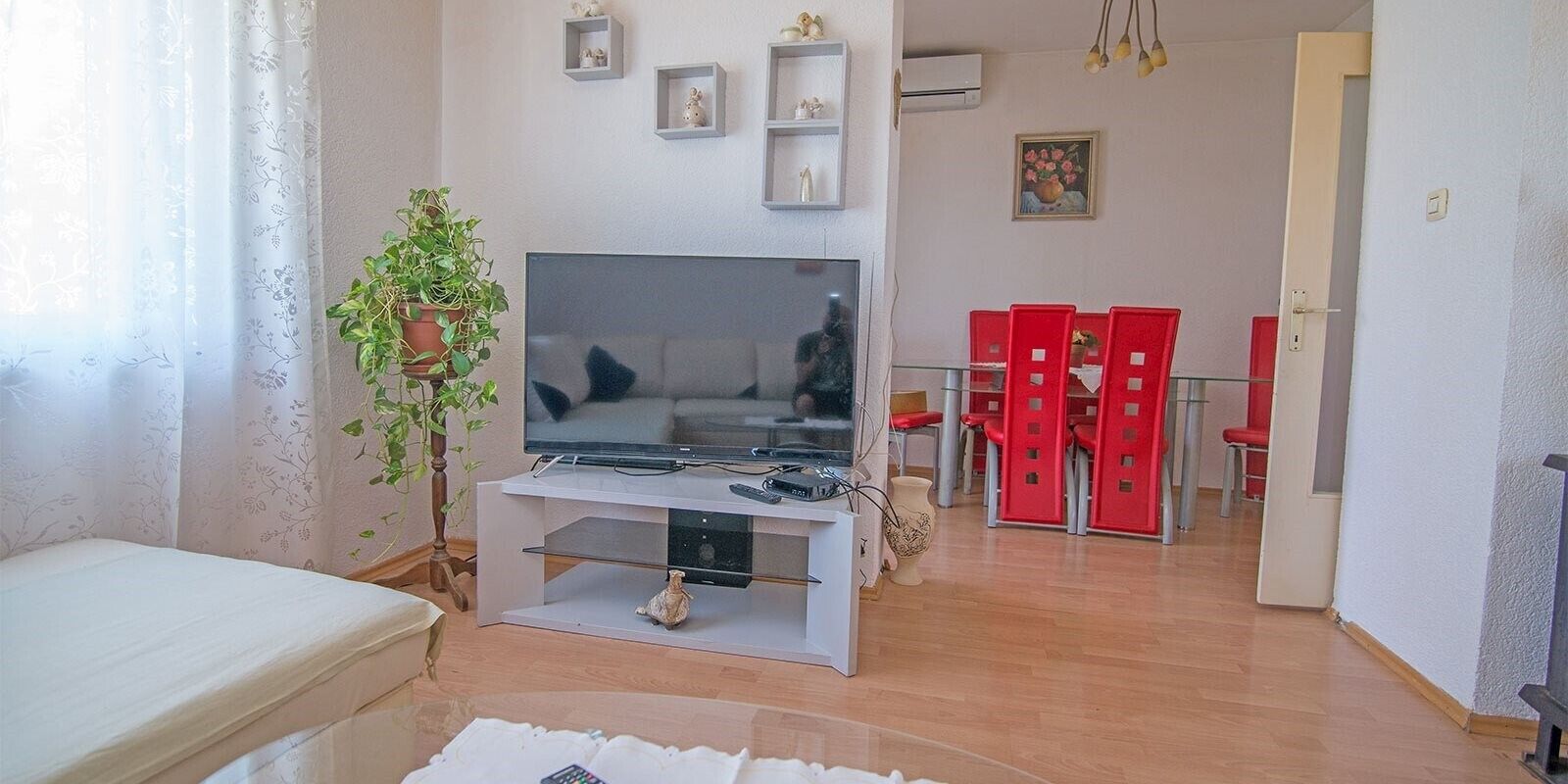 2 bedrooms, WiFi, bed sheets