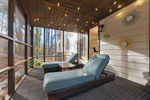 Terrace/patio - Spacious 5BR Home in Smyrna – Walk to Vinings, ATL (Smyrna)